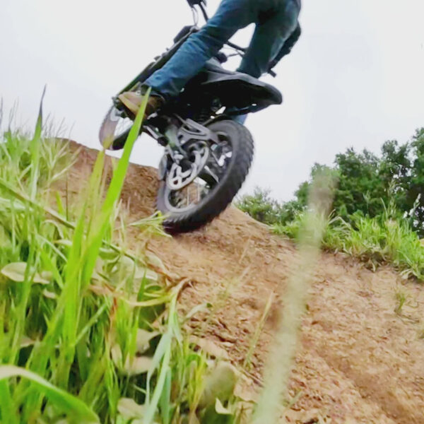 RAWRR Mantis X | 72V 30Ah 6.5kW 50mph | Electric Dirt Bike - Image 9